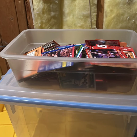 Baseball cards - Picture 2 of 2